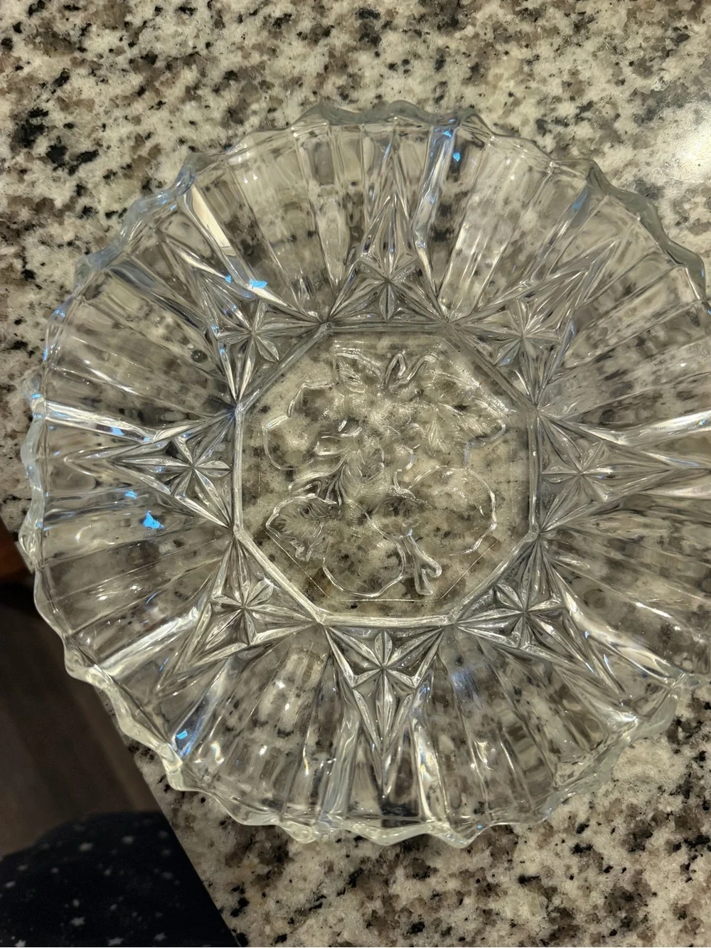 Federal Glass Co. Decorative Ruffled Serving Bowl - Clear
